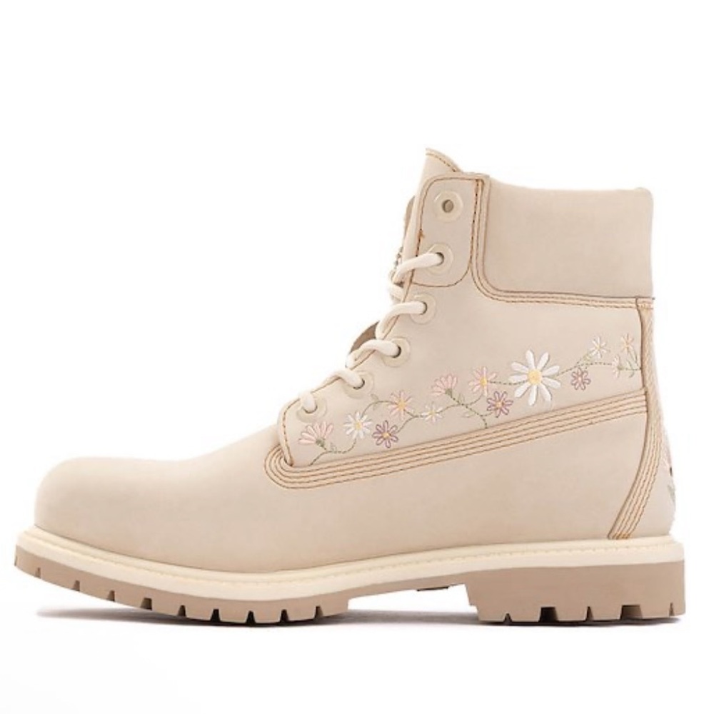 🌷 Timberland 6” Premium Boots Floral Angora 👢 - Picture 2 of 4